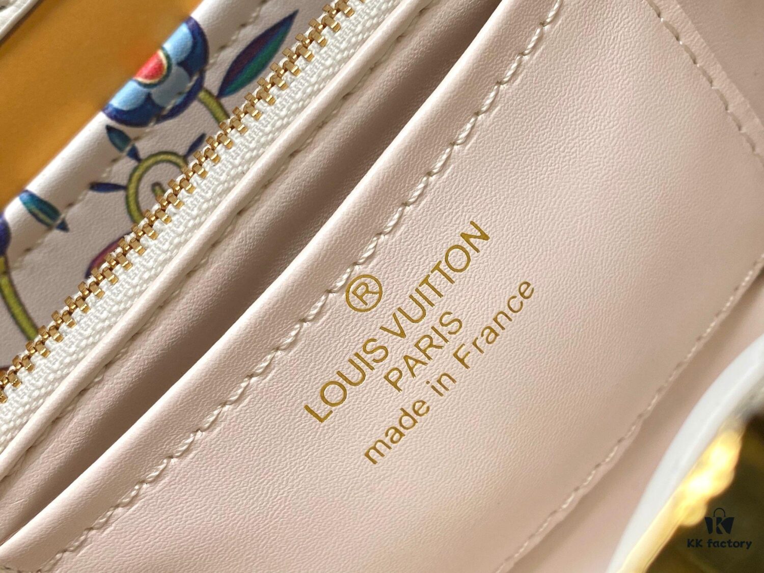 69307a4f6e68136f4d9a6cbc Top Quality Original Guangzhou Stock 🇫🇷 M13246 Graffiti Capucines Mini Handbag in Luxurious Taurillon Leather