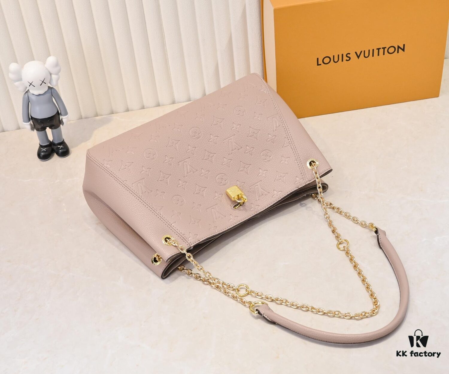 Batch Model M14414 M14659 M14234 This Anytime Medium Handbag Reinterprets the Classic Promenade Bag from 1988, Making It an Ideal Choice for Daily Commuting or Weekend Getaways