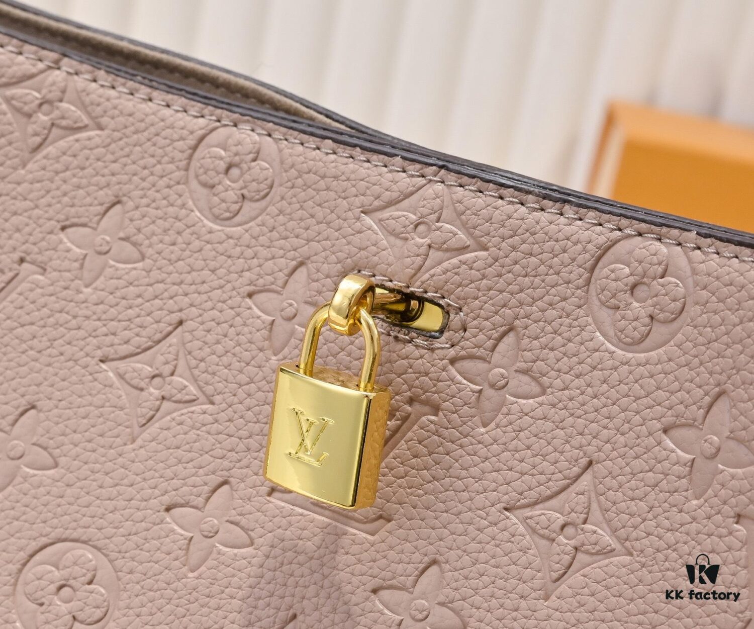 M14414 M14659 M14234 This Anytime Medium Bag Reimagines the Classic 1988 Promenade Bag