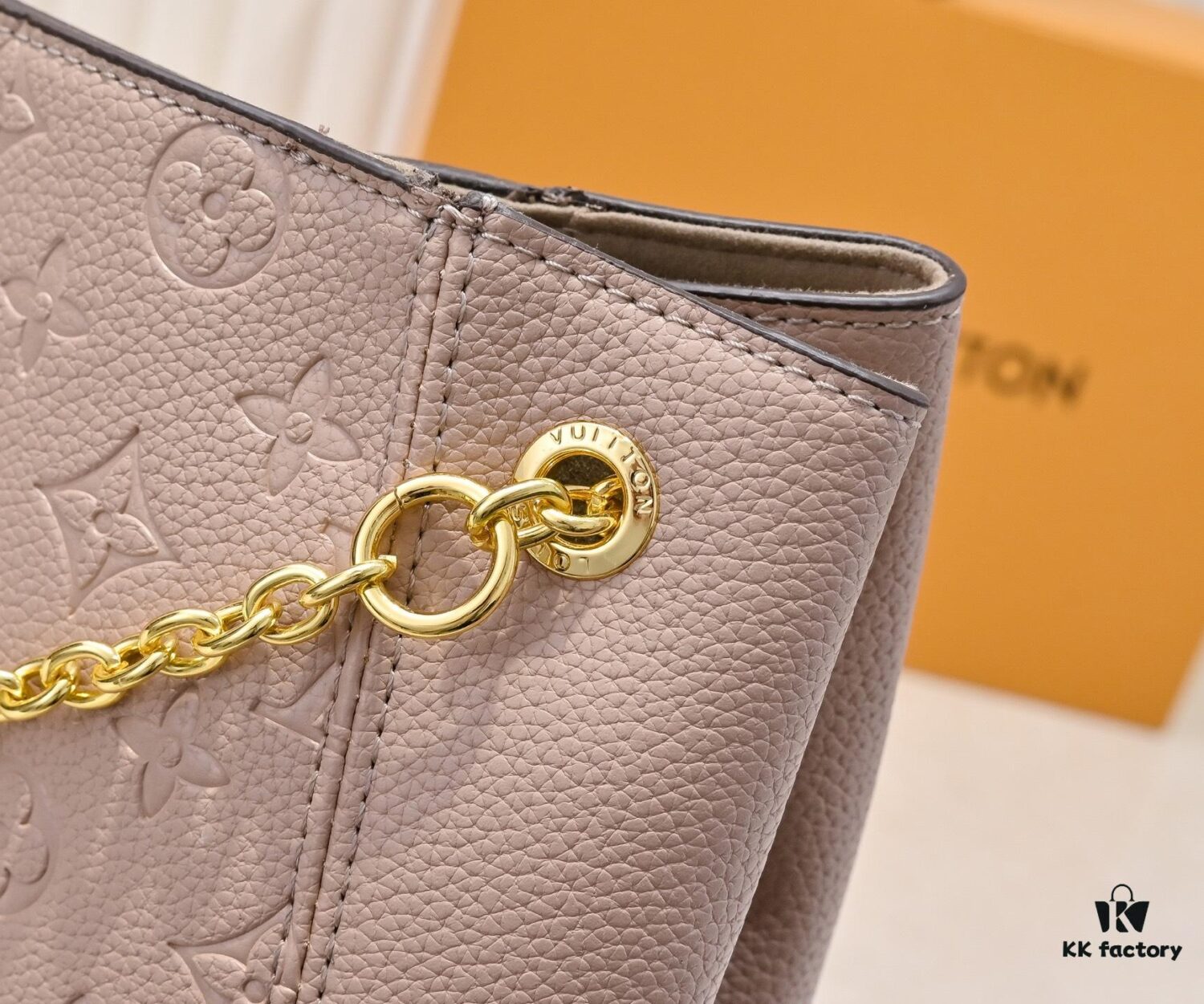 M14414 M14659 M14234 This Anytime Medium Bag Reimagines the Classic 1988 Promenade Bag