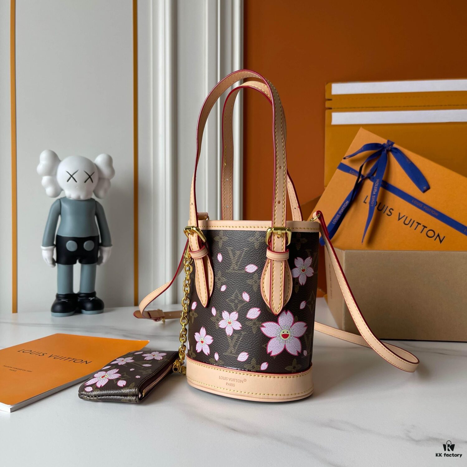 Upgraded M13417 M81489 M13619 Lv➰ Longshang Village White Tricolor Upgraded Nano Bucket Bag from Match Collection