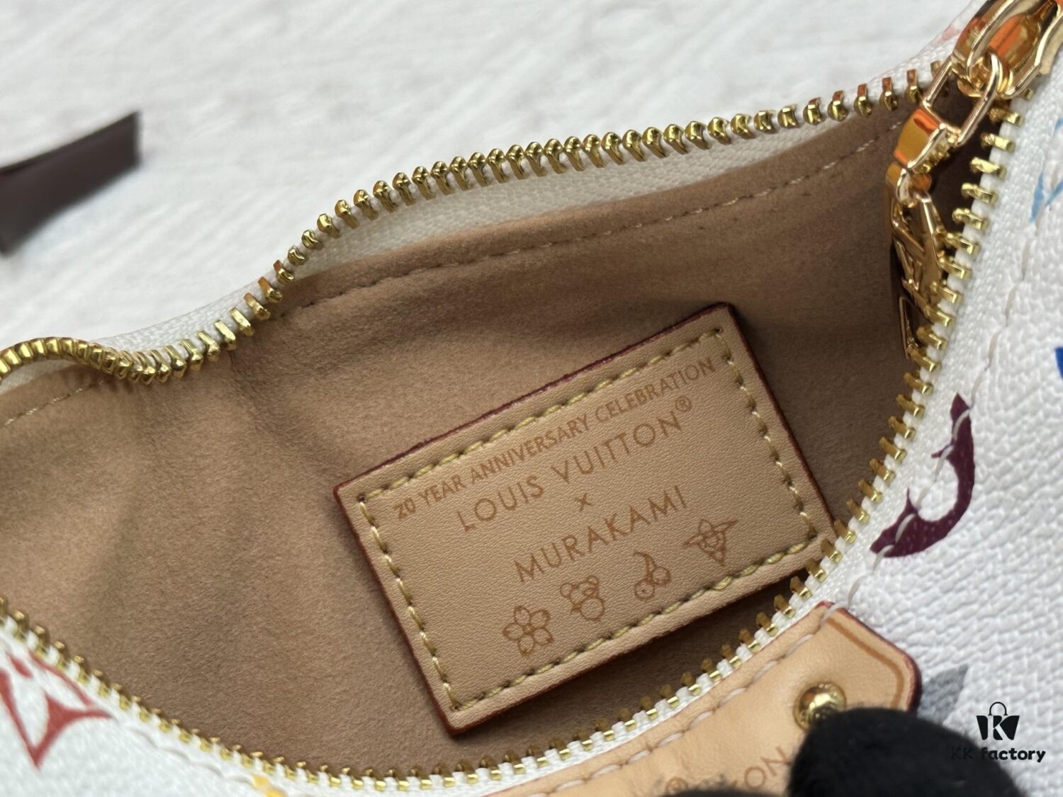 Official Latest Model (Authentic Photos, Accurate Match) M82949 LV x Takashi Murakami Collaboration Nano Speedy Bag