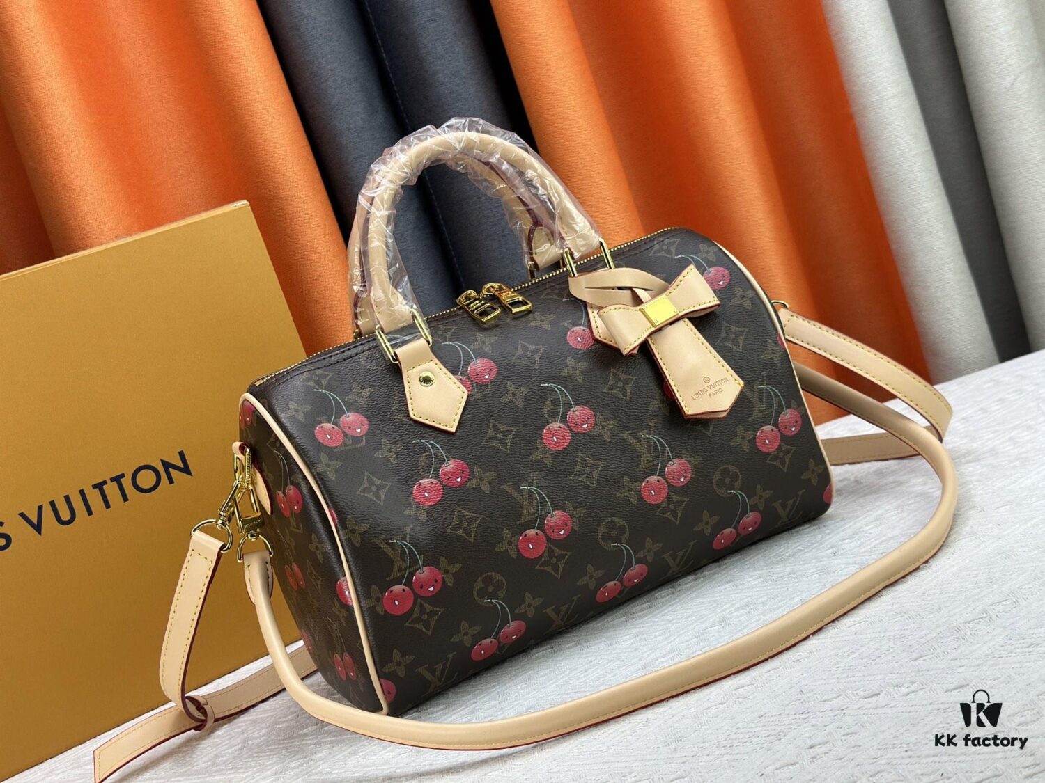 M17089 M40391 Louis Vuitton Cherry Series Handbag from 2005 Designed by Takashi Murakami