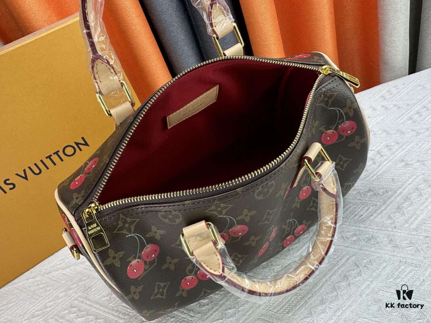 M17089 M40391 Louis Vuitton Cherry Series Handbag from 2005 Designed by Takashi Murakami