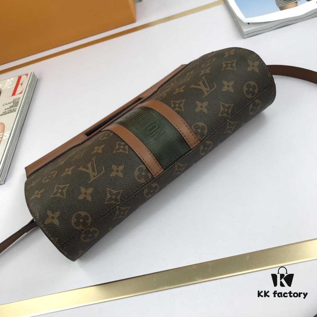LV Handheld Bag with Long Strap 😇✈ Super Practical 😎 European Boutique Same Style 🛑 Made of Elegant DaMeier Ebene Classic Fabric 🛑 Lined with Unique Custom Foam Material, Wear-Resistant, Dirt-Resistant, Washable 👍💎 Combines Fashion and Functionality 👿 Soft and Comfortable Body 🔜 Interior Features Slip Pockets 🎩 Large Capacity Meets Daily Needs 💯 Model: 53666 Size: 30-19-8