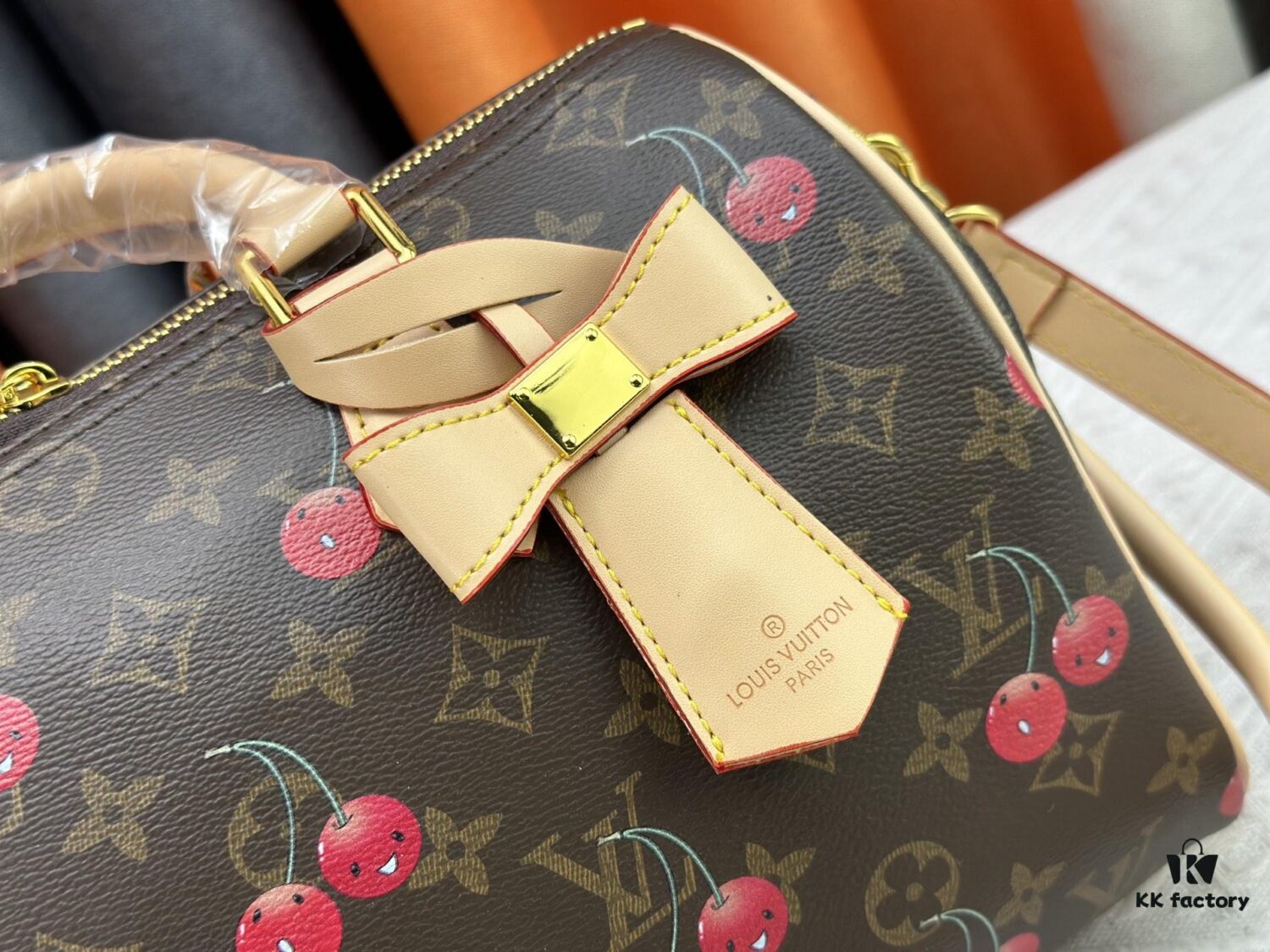 M17089 M40391 Louis Vuitton Cherry Series Handbag from 2005 Designed by Takashi Murakami