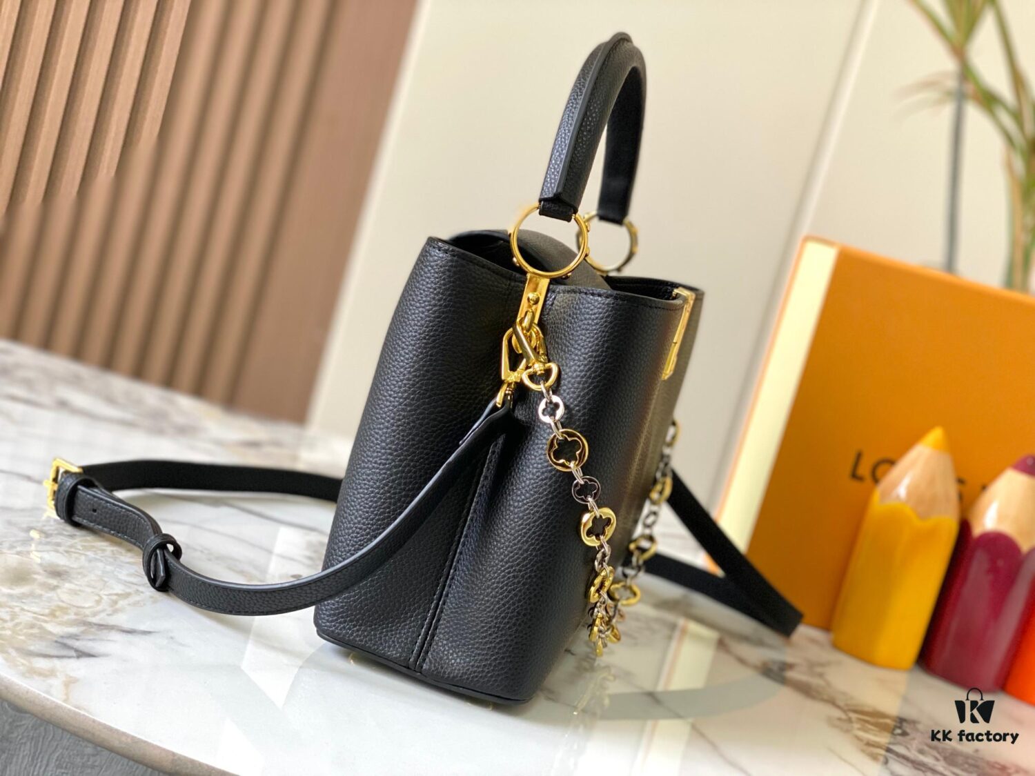 69307b486e68136f4d9a6e51 Top Quality Original Guangzhou Stock 🇫🇷 M12938 ChainOnYou Series Capucines Medium Handbag in Taurillon Cowhide Leather