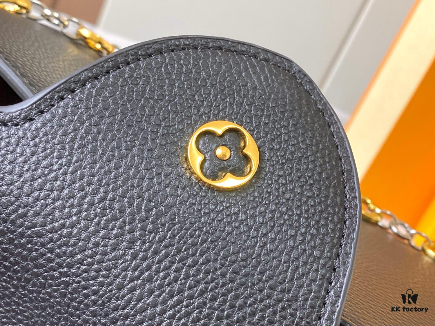 69307b4b6e68136f4d9a6e56 Top Quality Original Guangzhou Stock 🇫🇷 M12938 ChainOnYou Series Capucines Medium Handbag in Taurillon Cowhide Leather