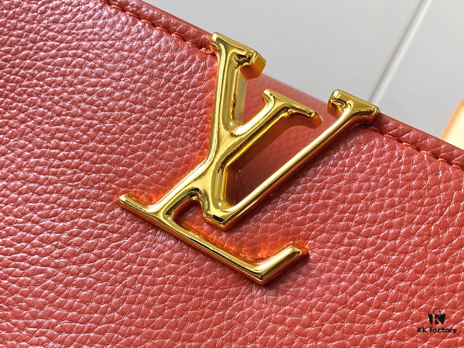 69307b586e68136f4d9a6e6e Top Quality Original Guangzhou Stock 🇫🇷 M12938 Medium Capucines Handbag from ChainOnYou Collection