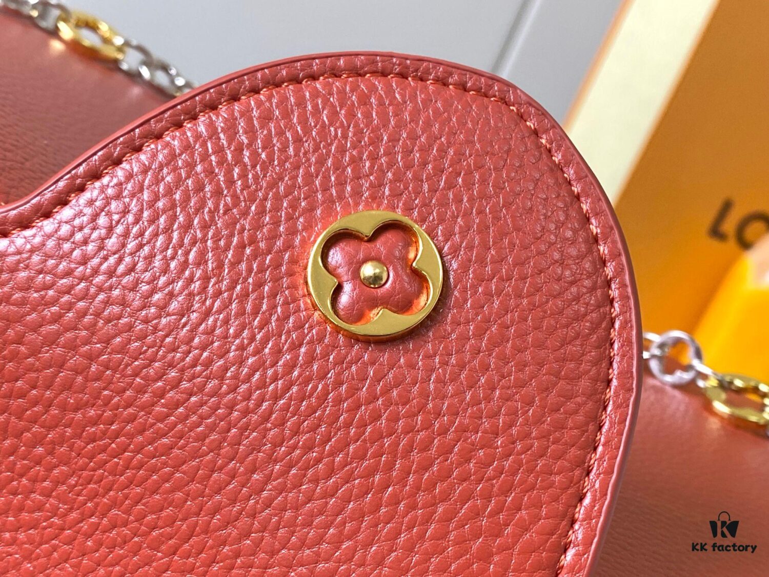 69307b5a6e68136f4d9a6e71 Top Quality Original Guangzhou Stock 🇫🇷 M12938 Medium Capucines Handbag from ChainOnYou Collection