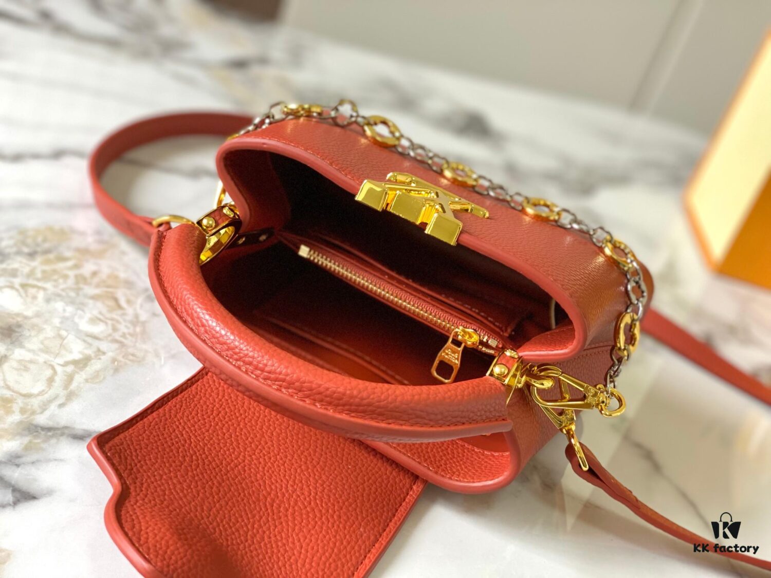 Top Quality Original Guangzhou Goods 🇫🇷 M12935 Capucines Mini Bag from the Capucines Chain On You Collection