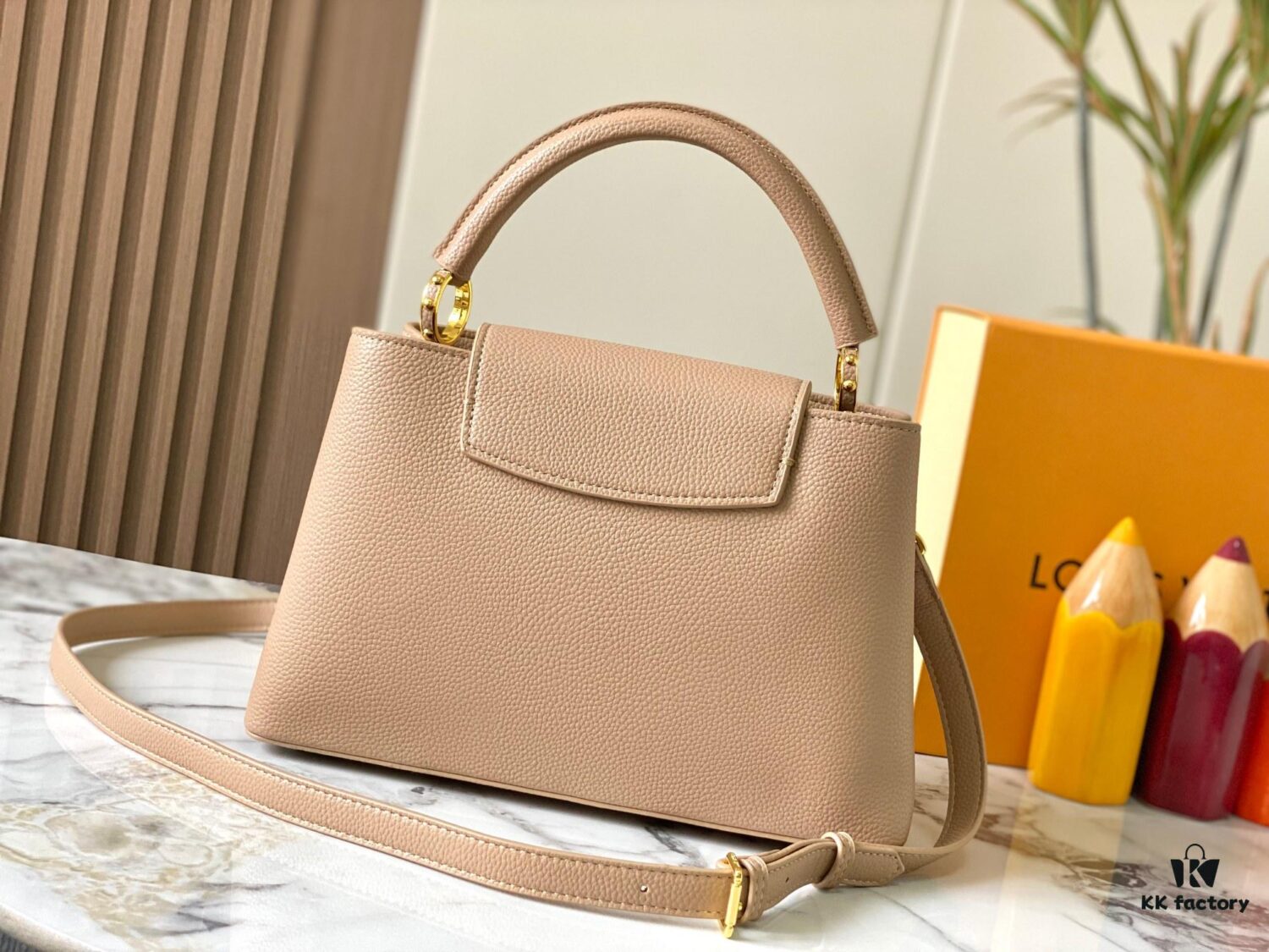 69307b656e68136f4d9a6e84 Top Quality Original Guangzhou Stock 🇫🇷 M12938 ChainOnYou Capucines Medium Handbag in Taurillon Cowhide Leather