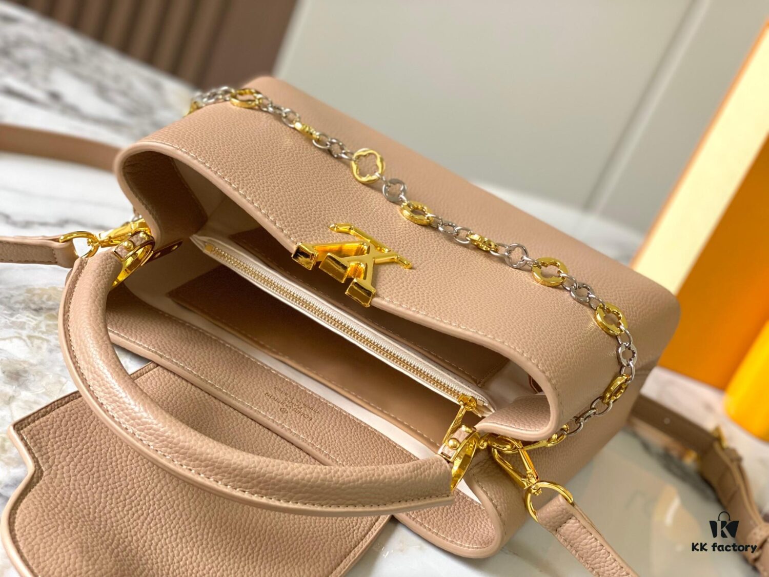 69307b696e68136f4d9a6e8b Top Quality Original Guangzhou Stock 🇫🇷 M12938 ChainOnYou Capucines Medium Handbag in Taurillon Cowhide Leather