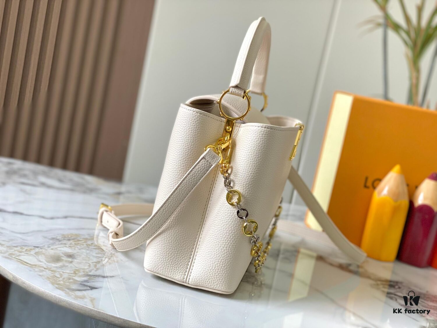 69307b746e68136f4d9a6e9f Top Quality Original Guangzhou Stock 🇫🇷 M12938 ChainOnYou Series Capucines Medium Handbag in Taurillon Cowhide Leather