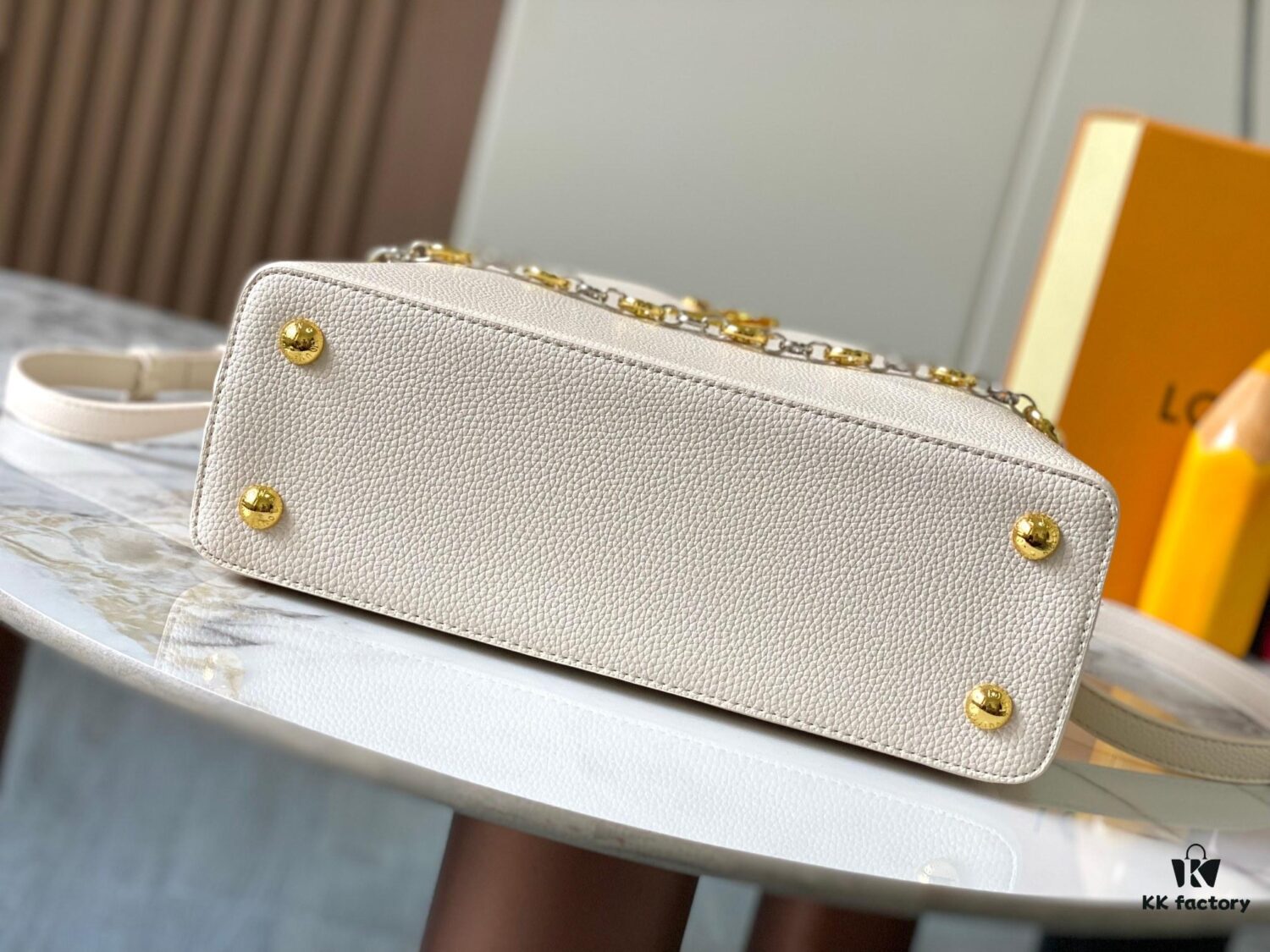 69307b746e68136f4d9a6ea0 Top Quality Original Guangzhou Stock 🇫🇷 M12938 ChainOnYou Series Capucines Medium Handbag in Taurillon Cowhide Leather