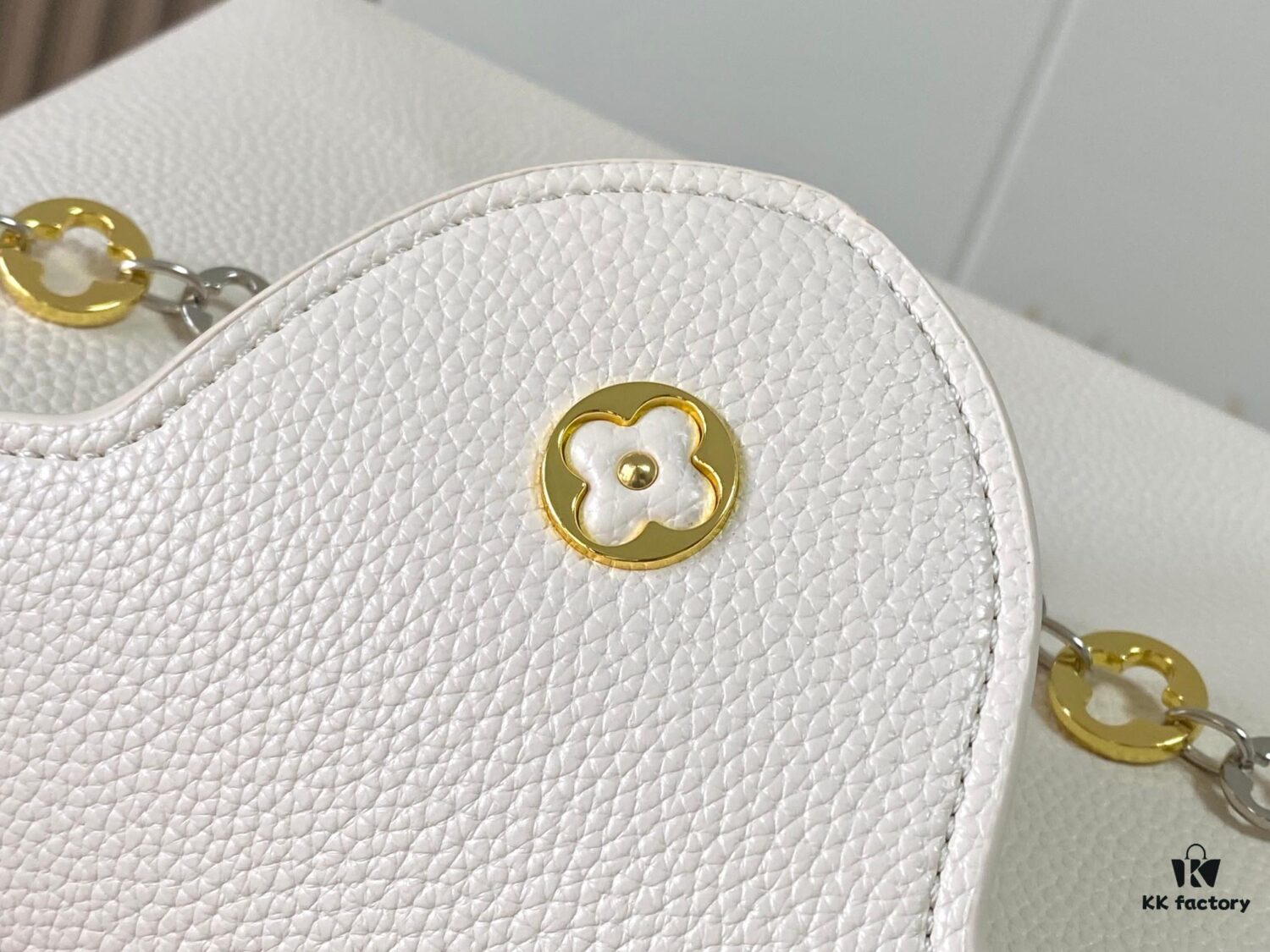 69307b766e68136f4d9a6ea3 Top Quality Original Guangzhou Stock 🇫🇷 M12938 ChainOnYou Series Capucines Medium Handbag in Taurillon Cowhide Leather