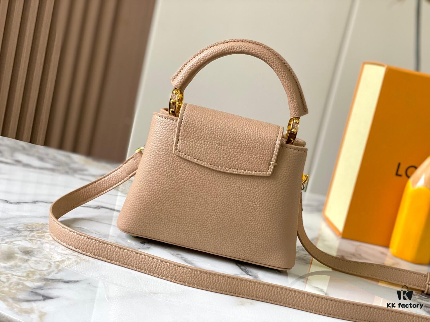 69307b786e68136f4d9a6ea8 Top Quality Original Guangzhou Stock 🇫🇷 M12935 Capucines Mini Bag from the Capucines Chain On You Collection