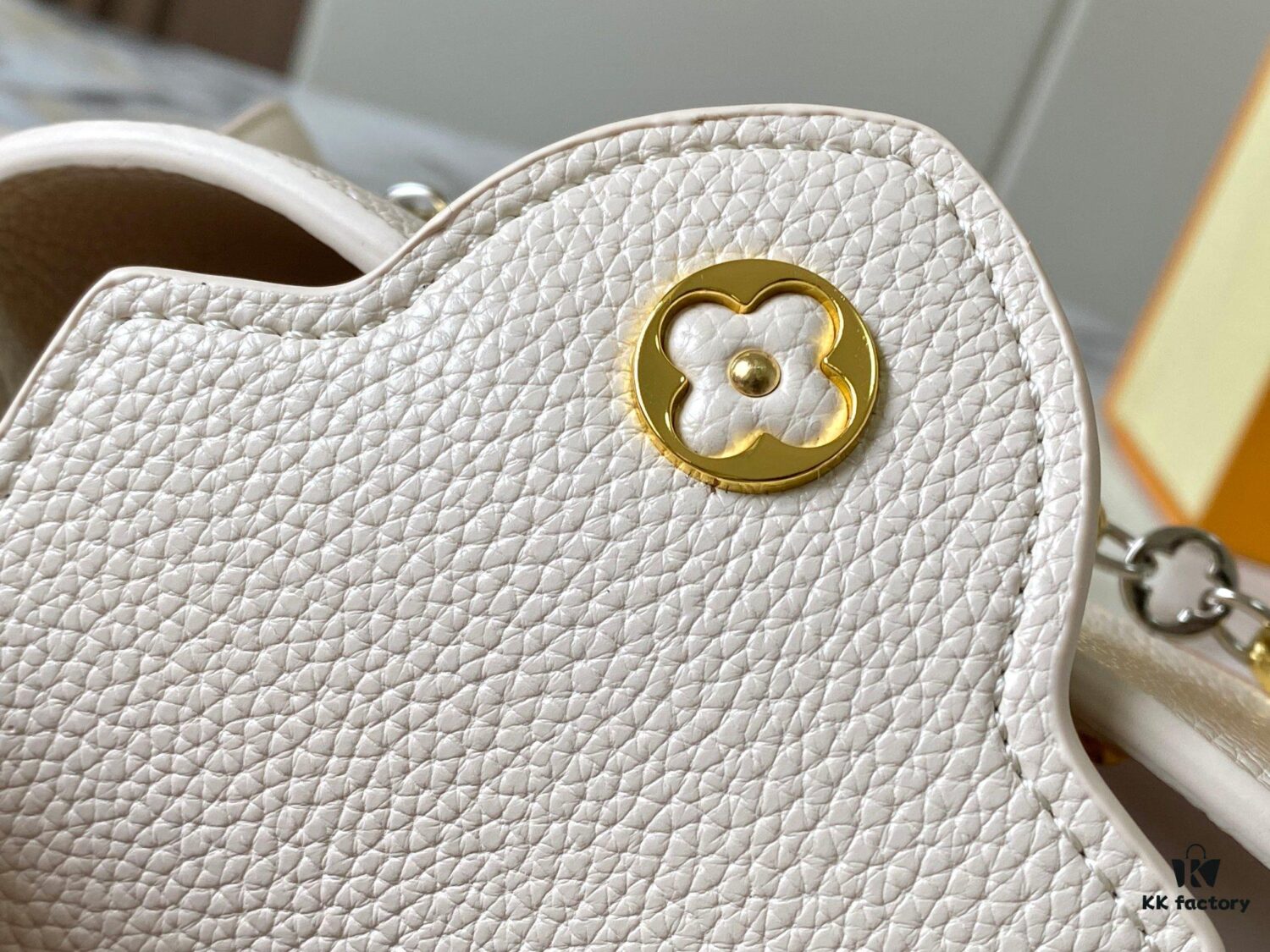 69307b816e68136f4d9a6eb5 Top Quality Original Guangzhou Stock 🇫🇷 M12935 Capucines Mini Bag from the Capucines Chain On You Collection