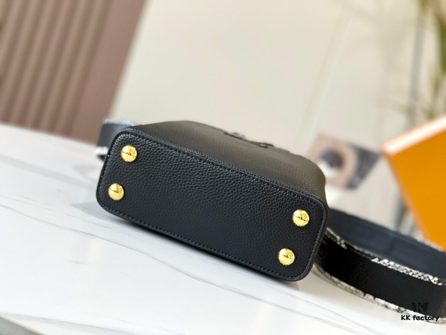 Exclusive On-hand Photo - Upgraded M95509 CAPUCINES Mini Bag