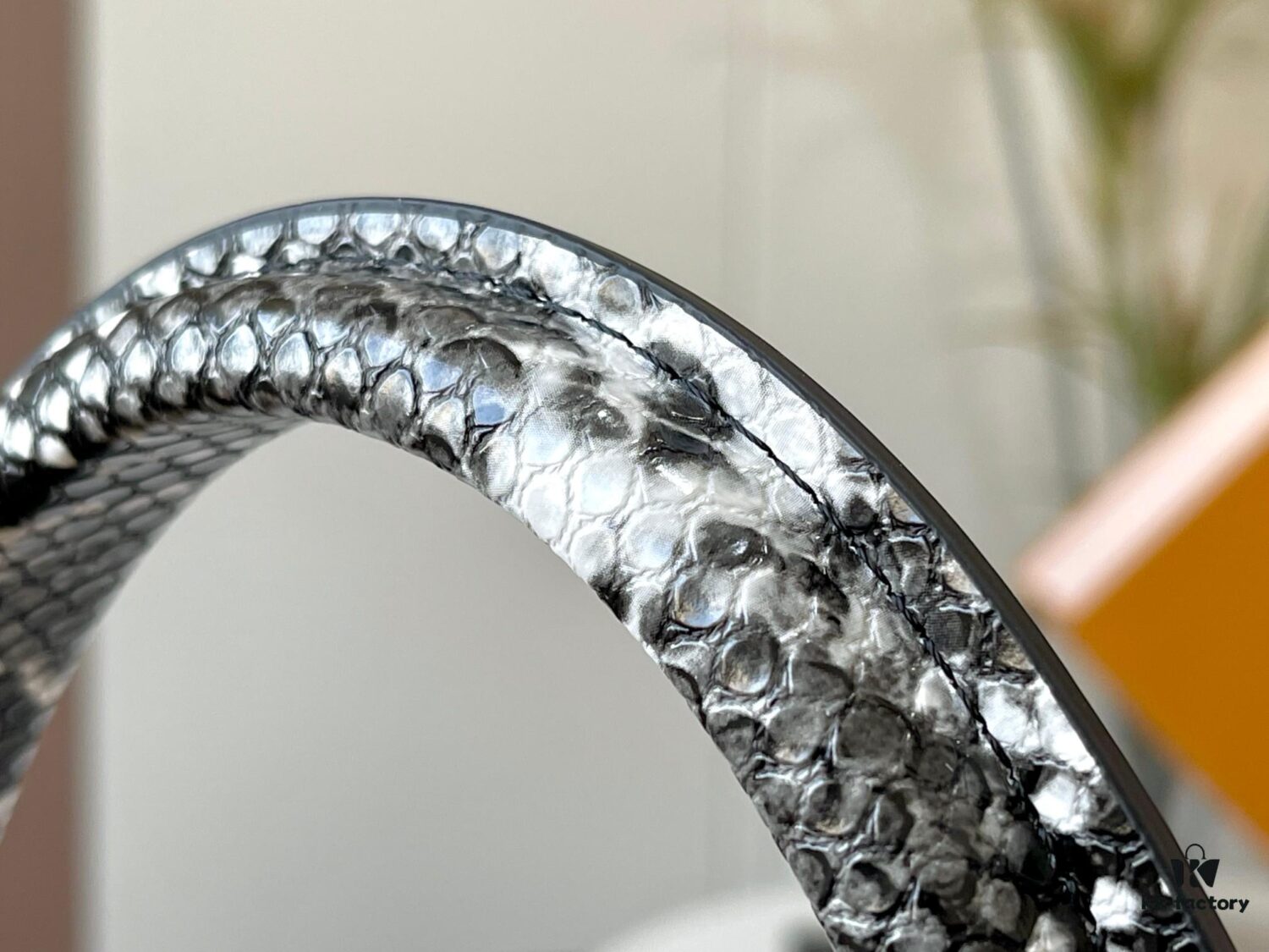 Exclusive On-site Photo - Upgraded M95508 CAPUCINES Small Handbag