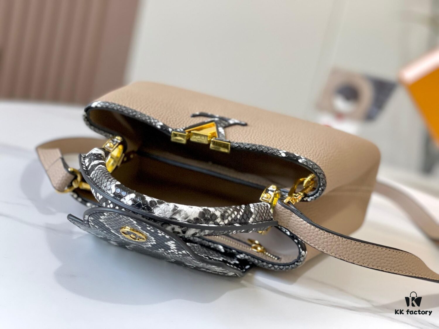 Exclusive On-site Photo - Upgraded M95508 CAPUCINES Small Handbag