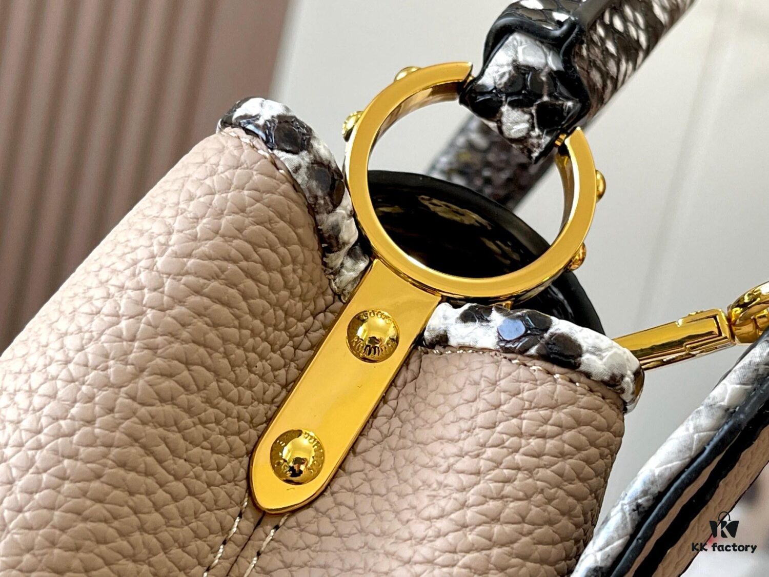 Exclusive On-hand Photo - Upgraded M95509 CAPUCINES Mini Bag