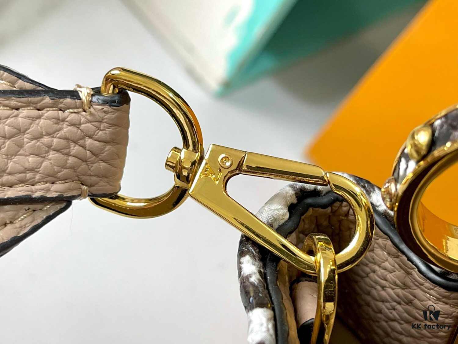 Exclusive On-hand Photo - Upgraded M95509 CAPUCINES Mini Bag