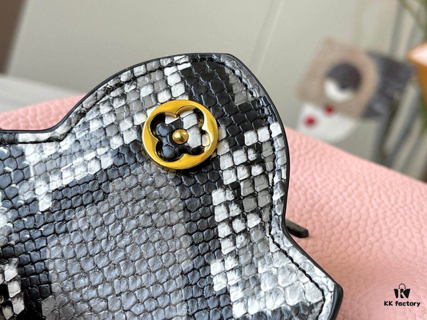 Exclusive On-hand Photo - Upgraded M95509 CAPUCINES Mini Bag