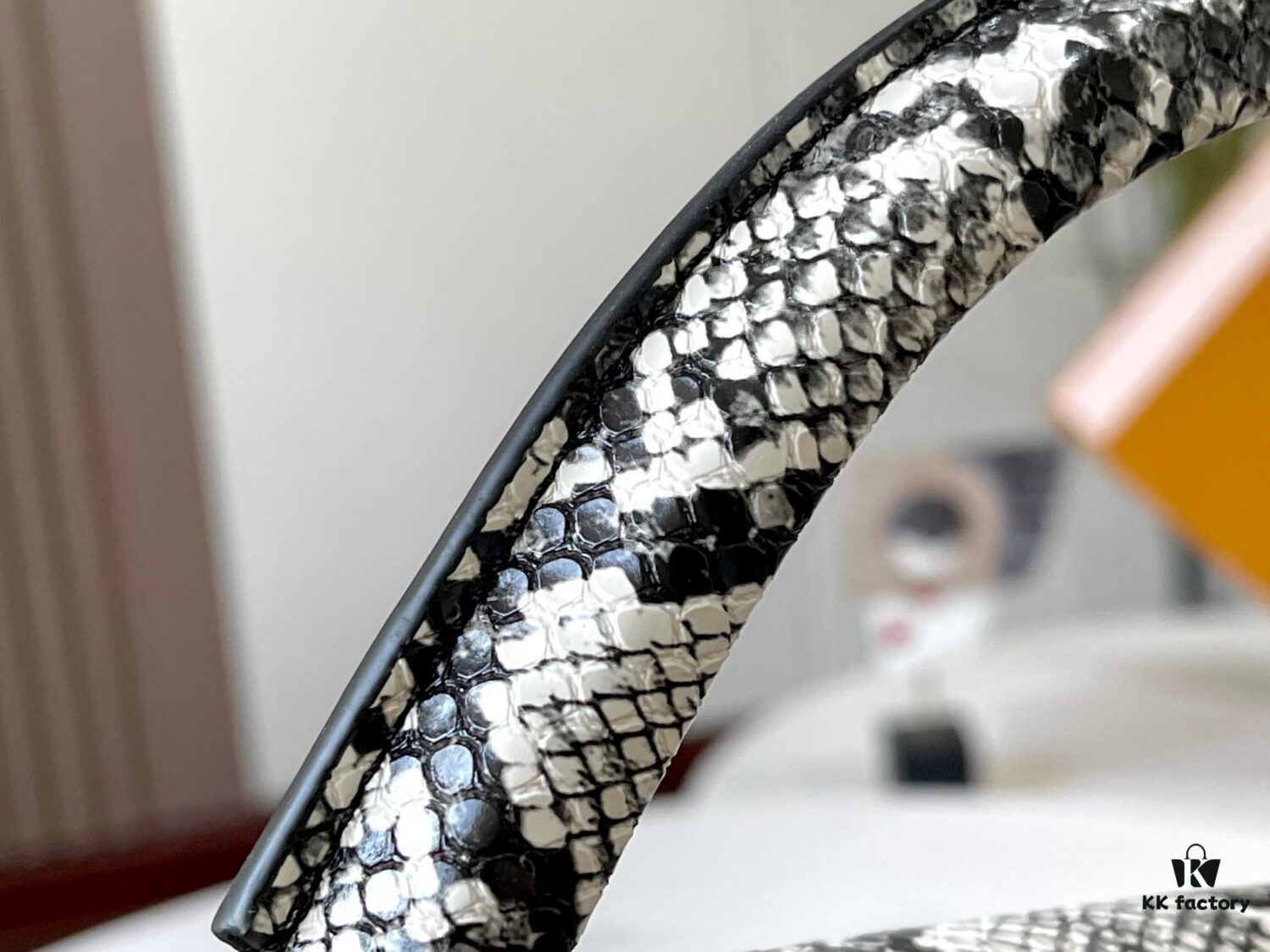 Exclusive On-Site Photo - Upgraded M95508 CAPUCINES Small Handbag