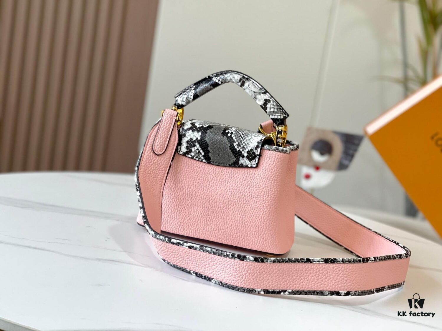 Exclusive On-hand Photo - Upgraded M95509 CAPUCINES Mini Bag