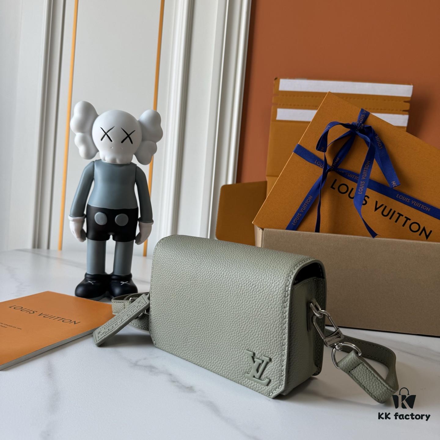 Upgraded Version M82085 M82086 Full Leather Black Light Green Black Floral Monogram Men's Free Shipping Messenger Bag Flap Mini Handbag