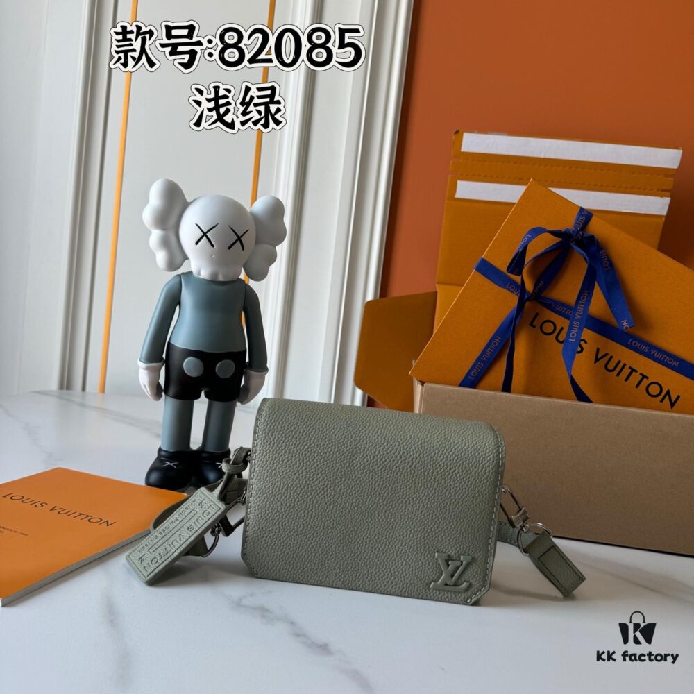 Upgraded Version M82085 M82086 Full Leather Black Light Green Black Floral Monogram Men's Free Shipping Messenger Bag Flap Mini Handbag