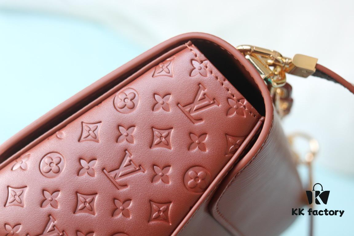 Exclusive Real Shot Top Original Version Slim Classic Twist MM Handbag Model No.: 50507/12736/11879