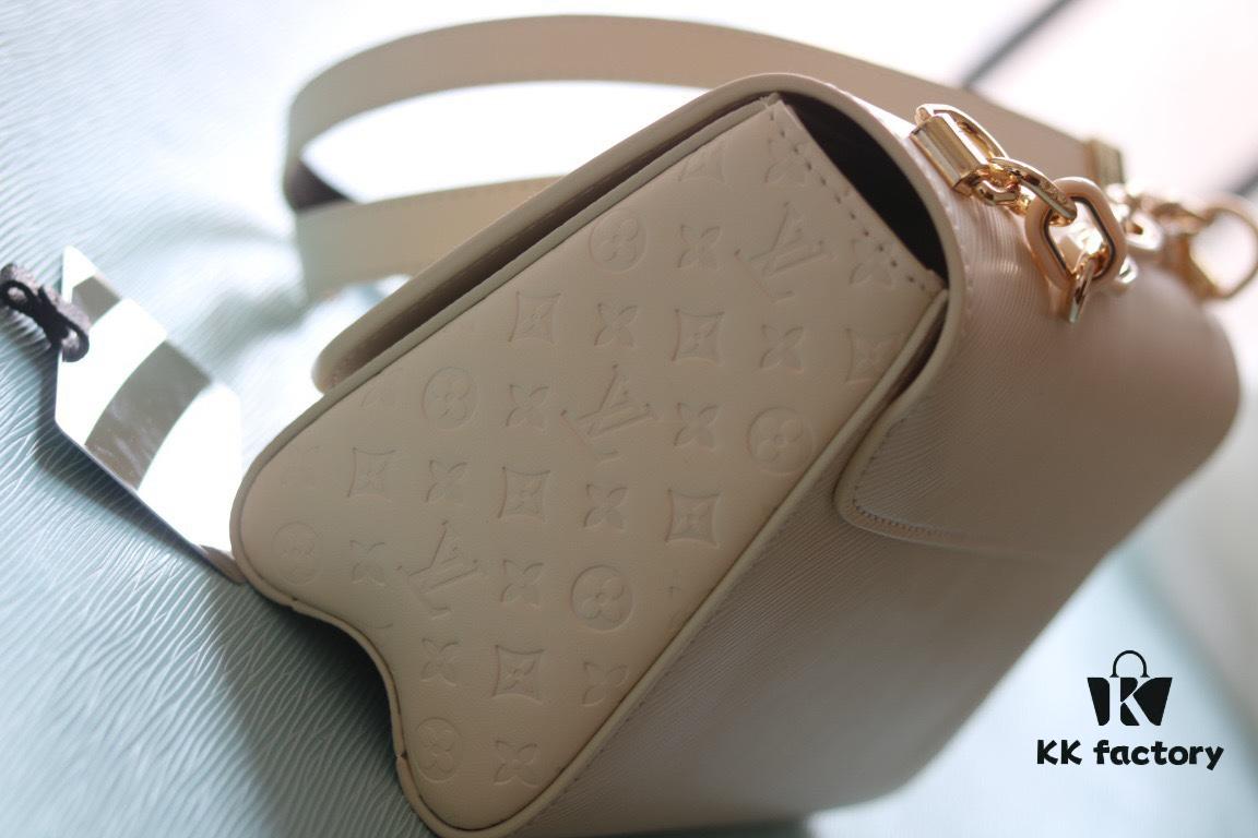 Exclusive Real Shot Top Original Version Slim Twist MM Handbag Model No.: 50507/12736/11879