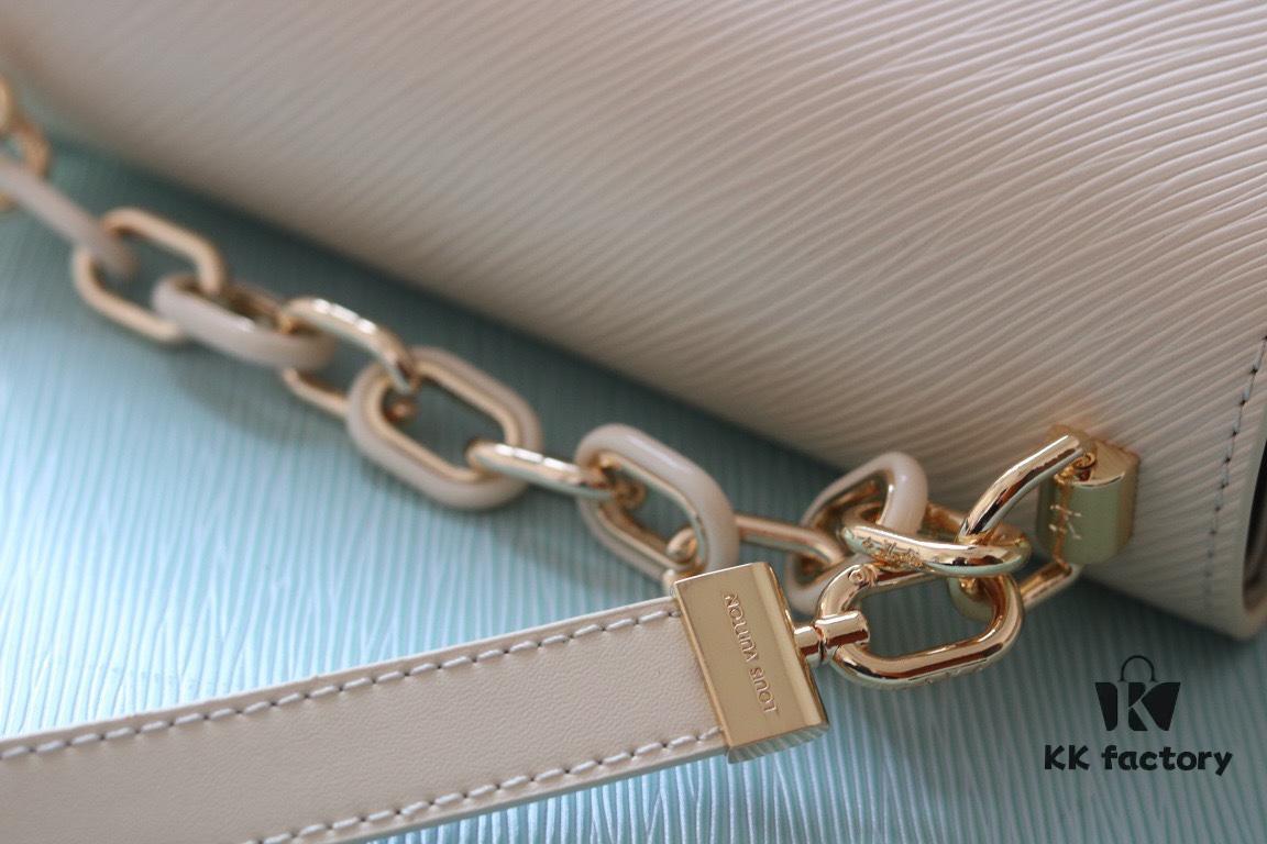 Exclusive Real Shot Top Original Version Slim Twist MM Handbag Model No.: 50507/12736/11879