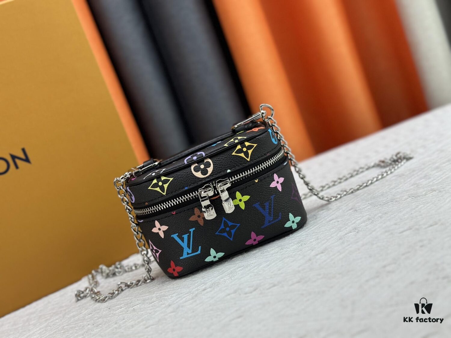 Upgraded Original M13747 M44495 M42265 M44936 M42263 LV Takashi Murakami Nice Mini Nano Pouch with Monogram Print in 33 Vibrant Colors, 2025 LV x Takashi Murakami Collaboration White Tricolor and Black Tricolor Twelve-Section Series, Popular Worldwide Among Celebrities