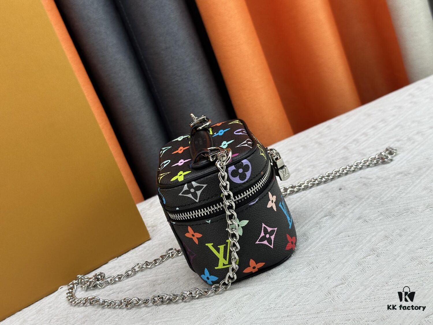 Upgraded Original M13747 M44495 M42265 M44936 M42263 LV Takashi Murakami Nice Mini Nano Pouch with Monogram Print in 33 Vibrant Colors, 2025 LV x Takashi Murakami Collaboration White Tricolor and Black Tricolor Twelve-Section Series, Popular Worldwide Among Celebrities