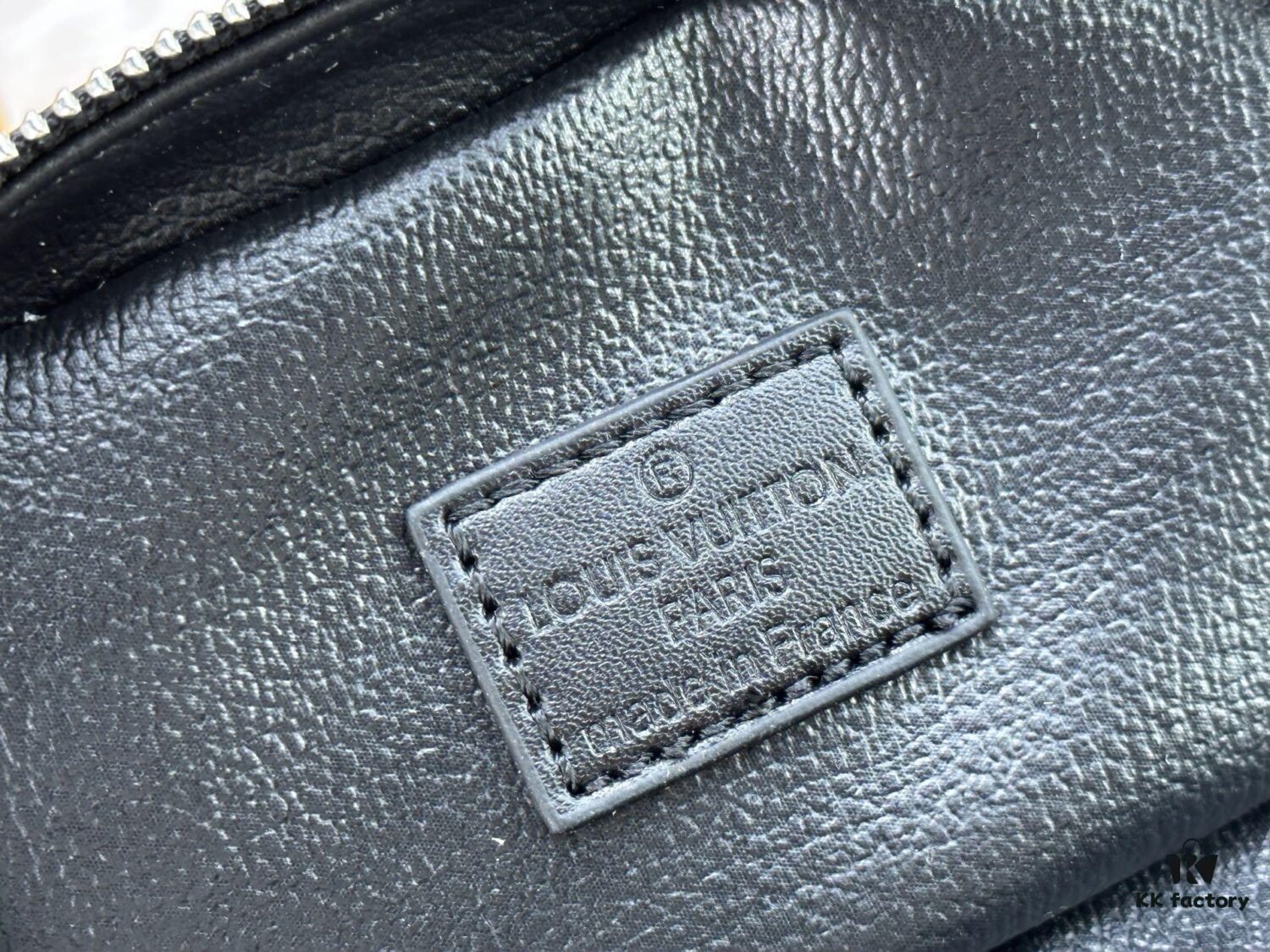 Upgraded Original M13747 M44495 M42265 M44936 M42263 LV Takashi Murakami Nice Mini Nano Pouch with Monogram Print in 33 Vibrant Colors, 2025 LV x Takashi Murakami Collaboration White Tricolor and Black Tricolor Twelve-Section Series, Popular Worldwide Among Celebrities