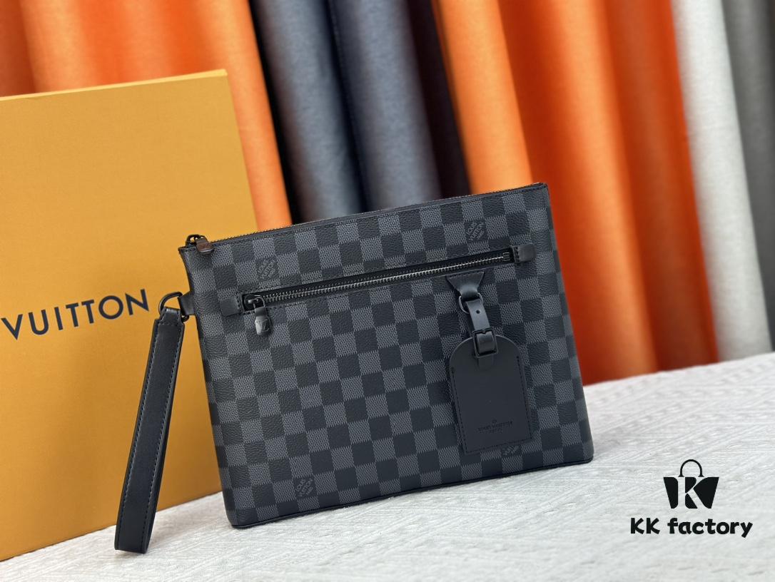 40504 This iPad clutch is designed specifically for the latest tablet models. Crafted in LV Aerogram leather, soft as vintage airmail paper, with an LV-lettered corner. Features a removable wrist strap for easy carrying. 30.0 x 22.0 x 5.0 cm (length x height x width)