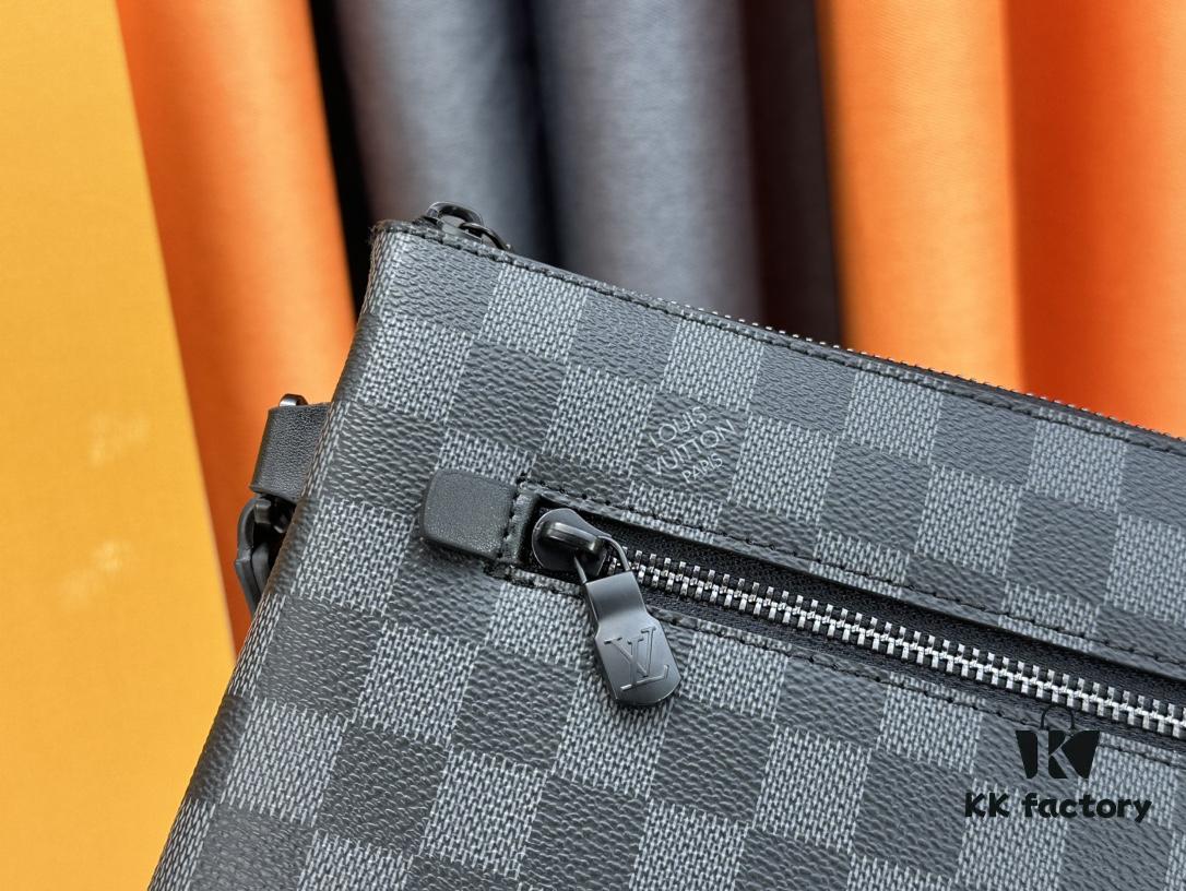 40504 This iPad clutch is designed specifically for the latest tablet models. Crafted in LV Aerogram leather, soft as vintage airmail paper, with an LV-lettered corner. Features a removable wrist strap for easy carrying. 30.0 x 22.0 x 5.0 cm (length x height x width)