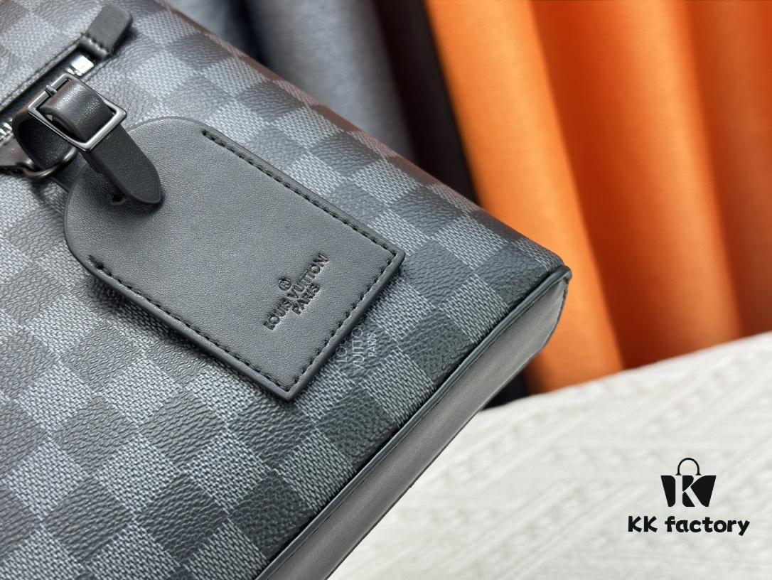 40504 This iPad clutch is designed specifically for the latest tablet models. Crafted in LV Aerogram leather, soft as vintage airmail paper, with an LV-lettered corner. Features a removable wrist strap for easy carrying. 30.0 x 22.0 x 5.0 cm (length x height x width)