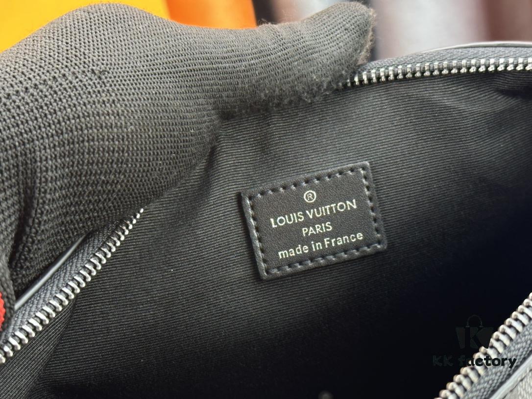 40504 This iPad clutch is designed specifically for the latest tablet models. Crafted in LV Aerogram leather, soft as vintage airmail paper, with an LV-lettered corner. Features a removable wrist strap for easy carrying. 30.0 x 22.0 x 5.0 cm (length x height x width)