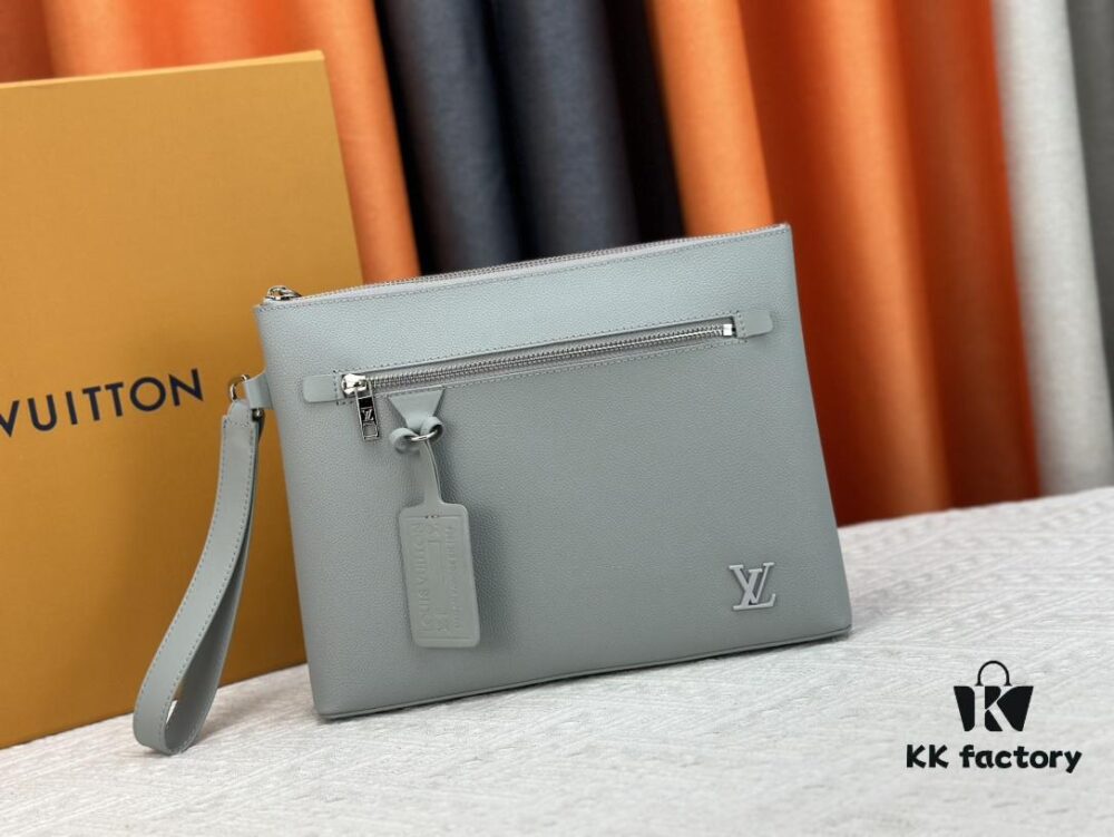 iPad Pouch Bag Designed for the Latest Tablet Models