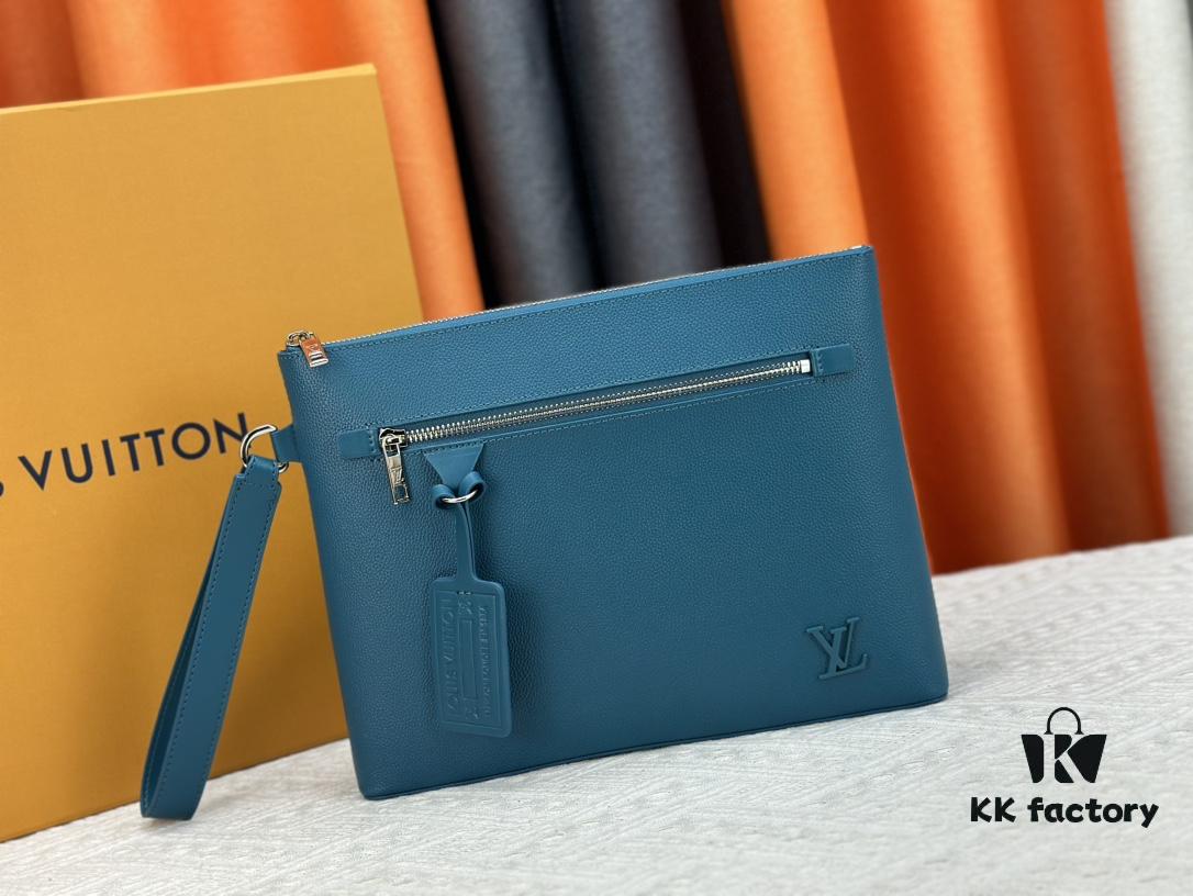 iPad Handheld Pouch Designed for the Latest Tablet Models