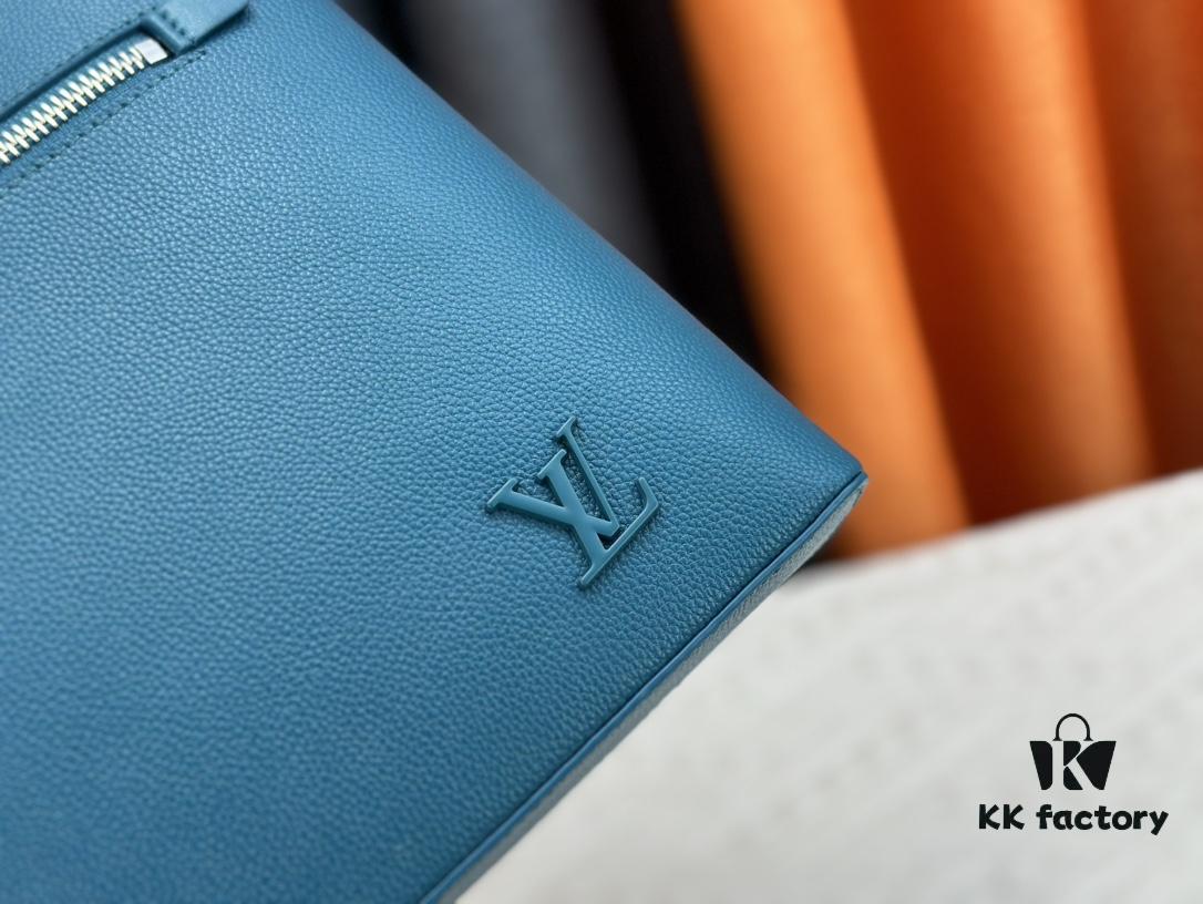 iPad Handheld Pouch Designed for the Latest Tablet Models