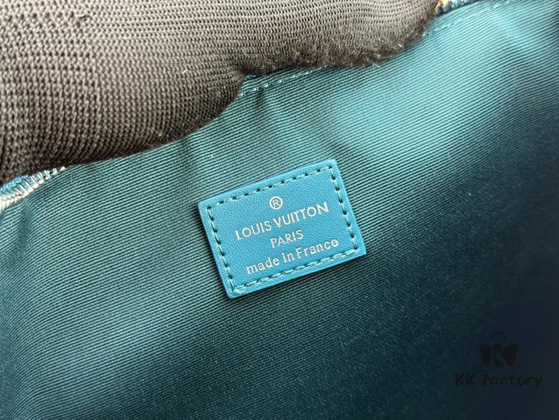 iPad Handheld Pouch Designed for the Latest Tablet Models