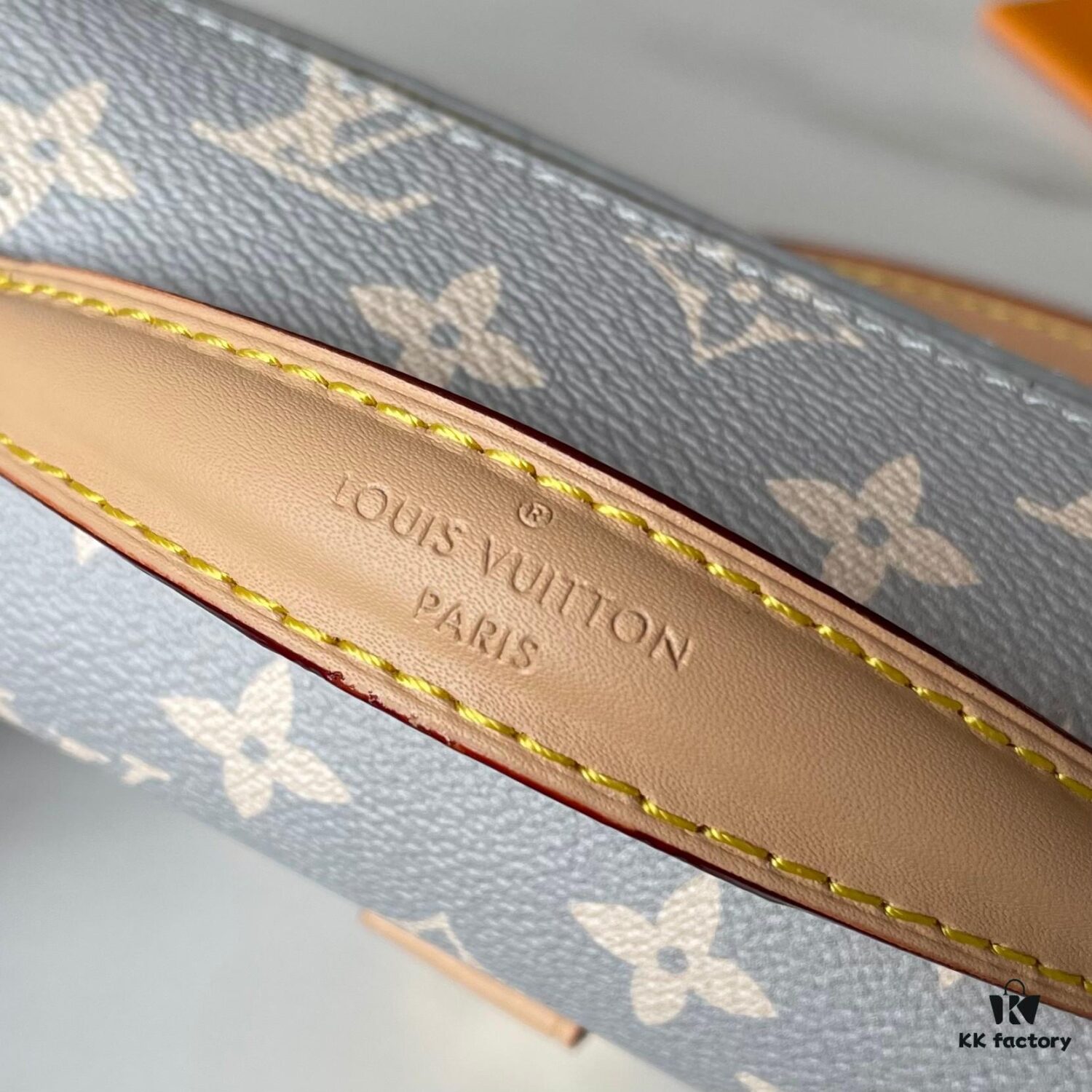 Upgraded Version 160 (Official Color Match Gray Floral 12429) (High-Quality Replica) M12429 M23940 M40749 M46914 M46279 M22834 M46595 LV Men's Messenger Bag Small East West Métis Handbag