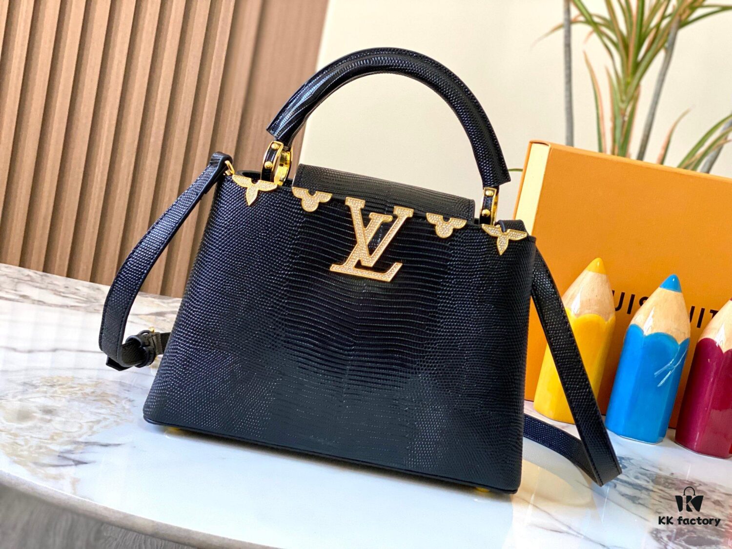 Top Grade Original Guangzhou Stock M12297 Black Lizard Skin with Diamond-Inlaid Golden Crown Capucines BB Handbag