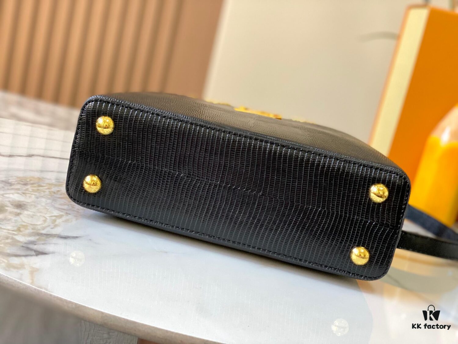 Top Grade Original Guangzhou Stock M12297 Black Lizard Skin with Diamond-Inlaid Golden Crown Capucines BB Handbag