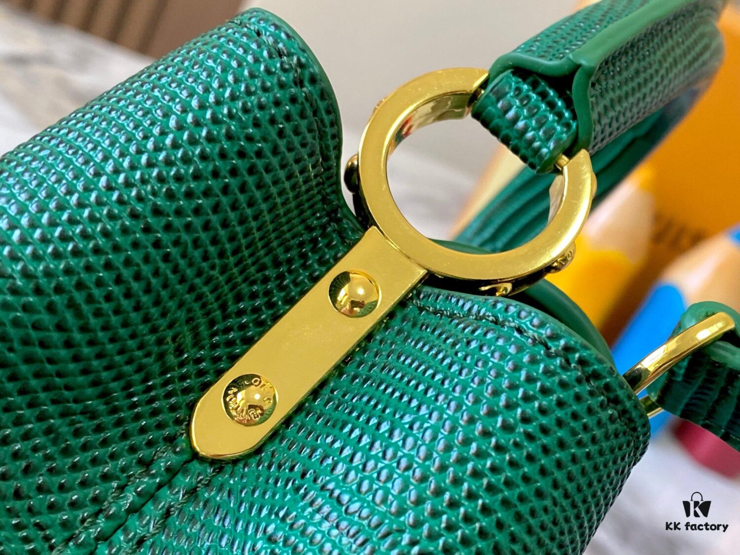Top Quality Original Guangzhou Stock M12296 Green Lizard Skin with Golden Diamond Crown 🔺 This Capucines Mini Bag Features Luxurious Lizard Leather Over Soft Lambskin Lining, Accented with Brilliant Metallic Hardware